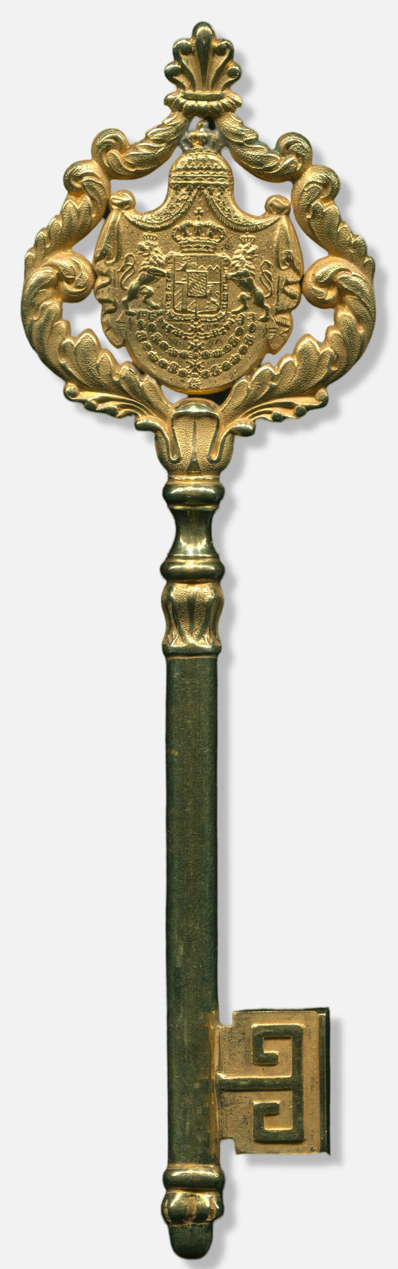 Ein bayerischer Kammerherrenschlüssel aus dem Jahre 1900, hohl gefertigt und vergoldet, mit dem bayerischen Staatswappen.