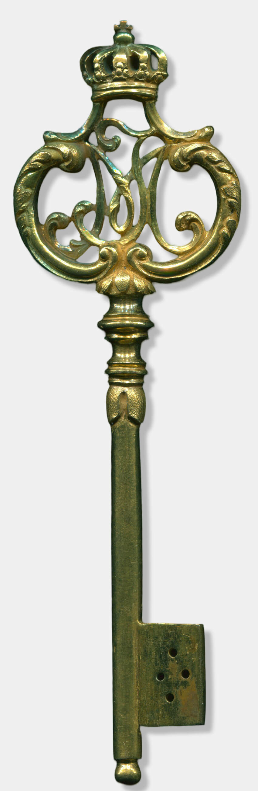 Ein bayerischer Kammerherrenschlüssel aus vergoldeter Bronze mit dem Monogramm MJ unter einer Krone, Regierungszeit Maximilian Joseph IV.